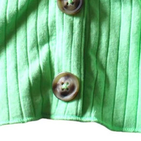Shein Green V-neck Short Sleeve Ribbed Crop Top ~ size Large, Pre-Loved - Picture 3 of 5